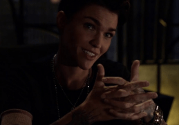 Ruby Rose Batwoman Dizisinden Neden Ayrıldı